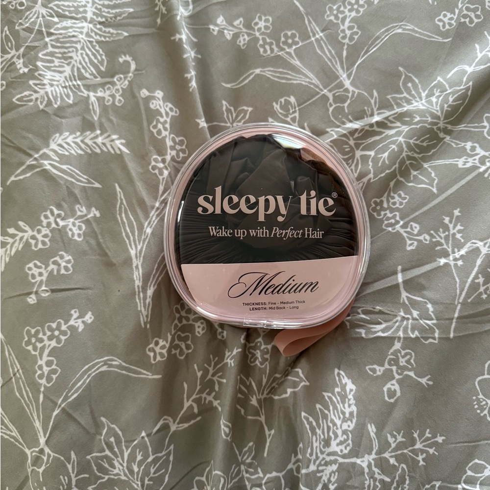 Sleepy Tie